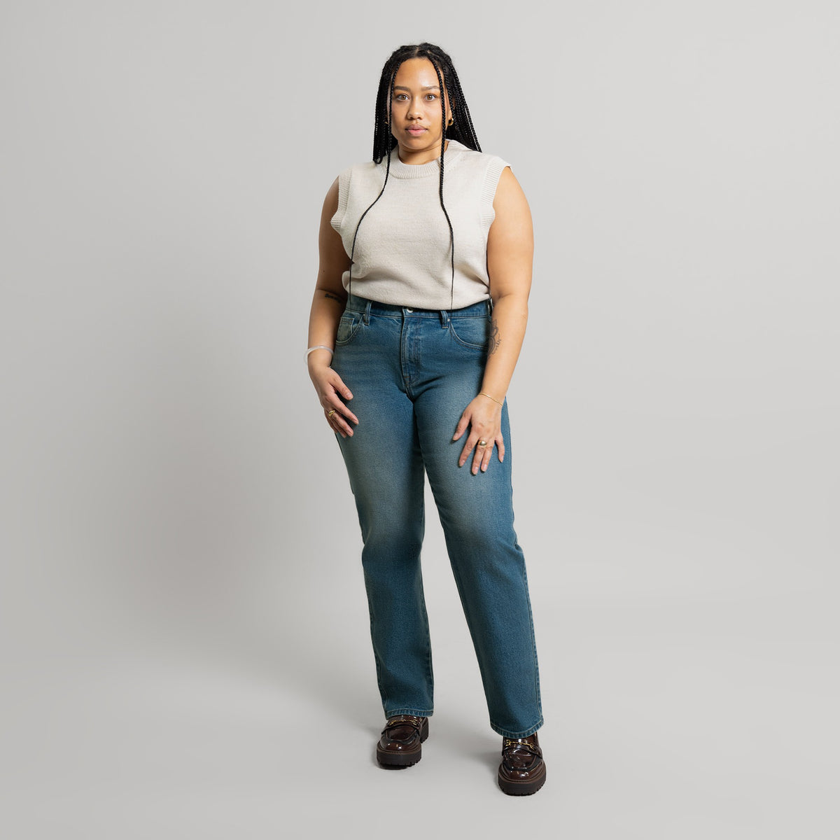 Tags:(5'2"|10-12) True straight jeans custom sizeless tailored model Alysa in Indigo Dune