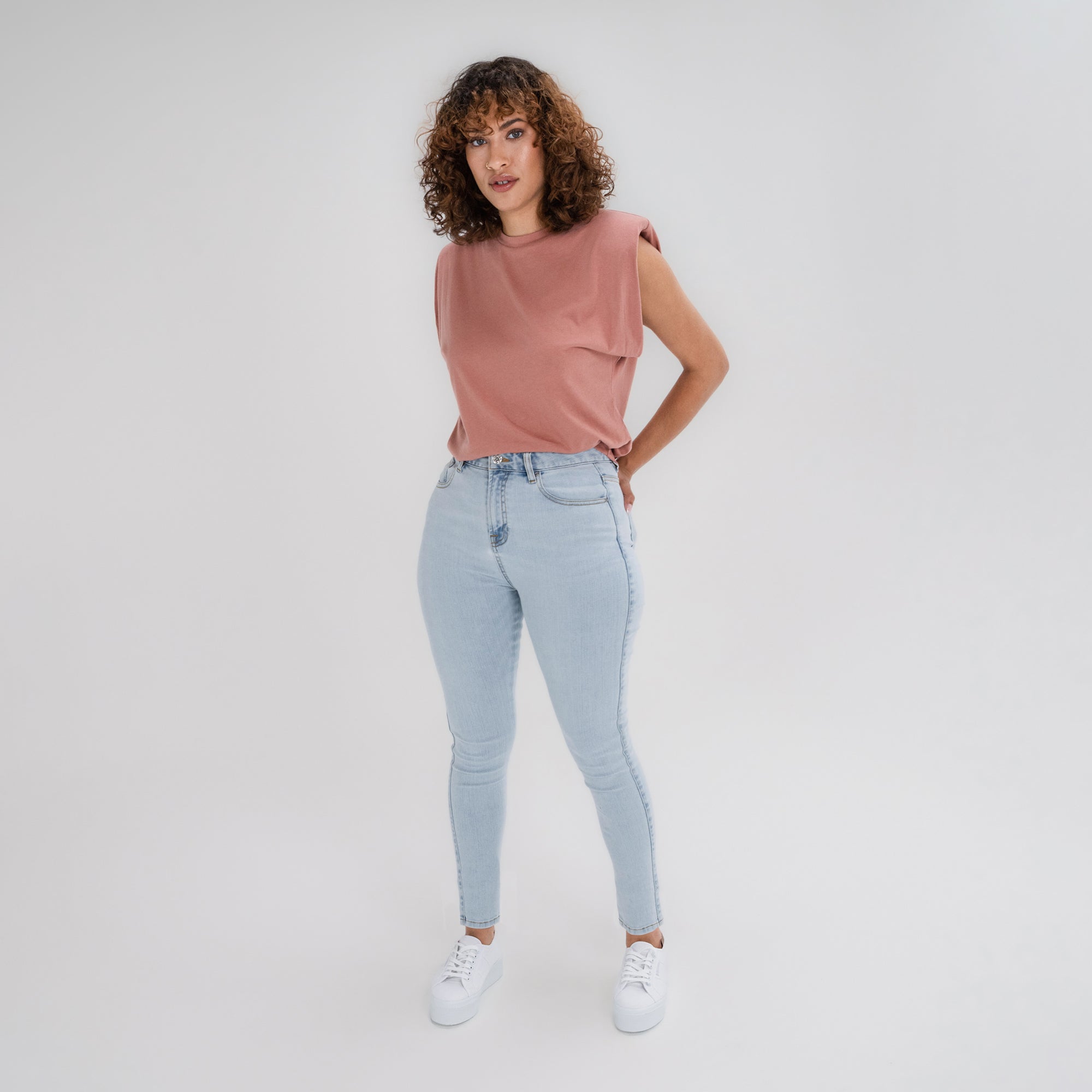 Tags:(5'9"|8-10) Pear Custom Jeans Women's Denim For Women High-Waisted Plus Size Inclusive model Brianna in Bleached Sky