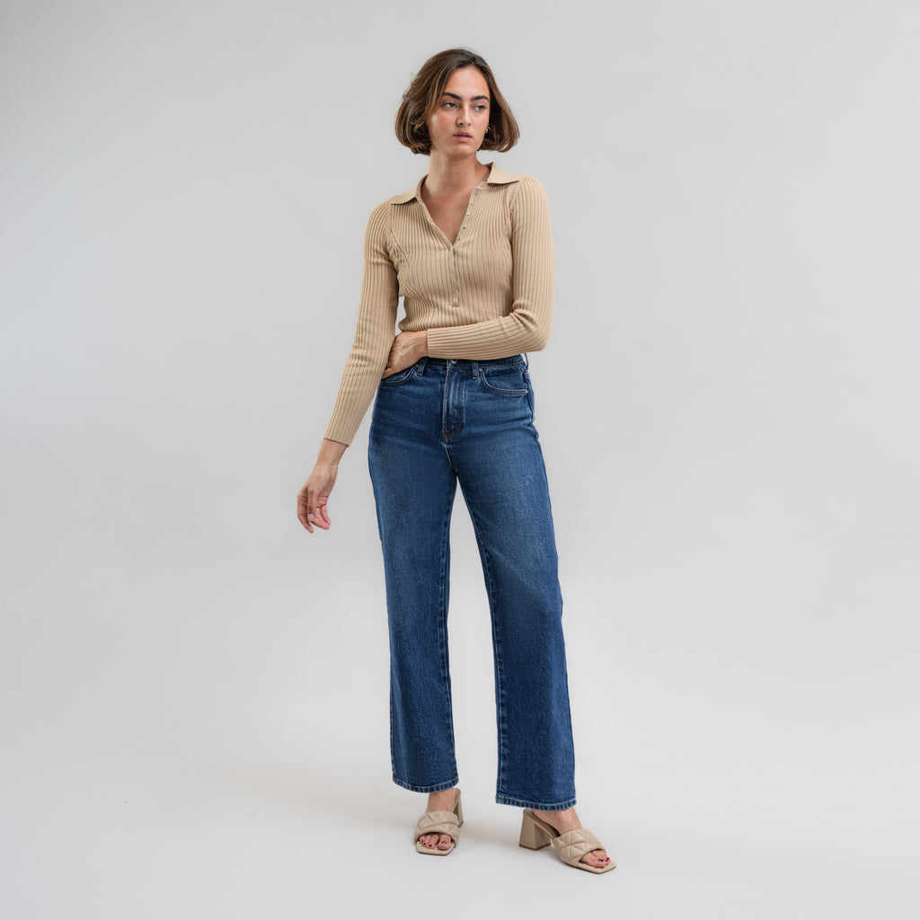 Tags:(5'8"|0-2) True vintage relaxed straight jeans custom sizeless tailored model Moe in Faded Sur