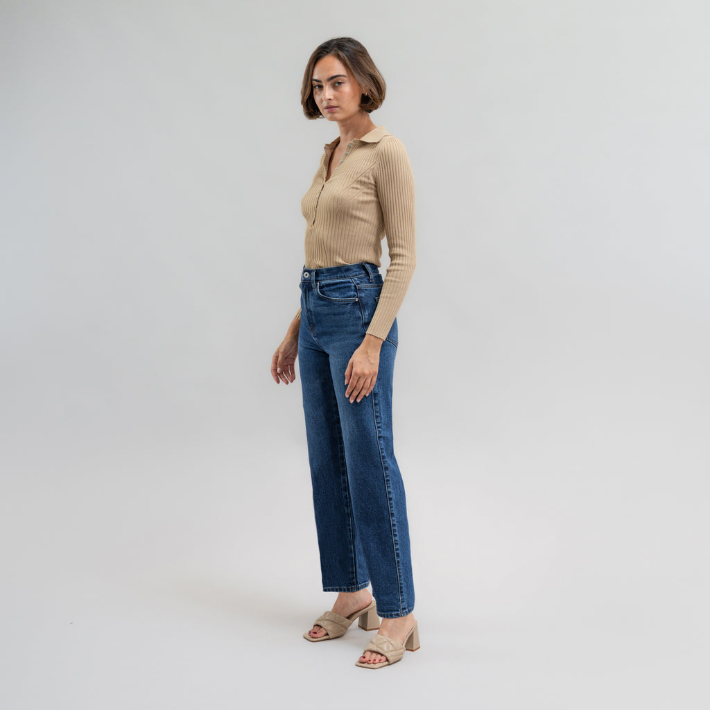 Tags:(5'8"|0-2) True vintage relaxed straight jeans custom sizeless tailored model Moe in Faded Sur