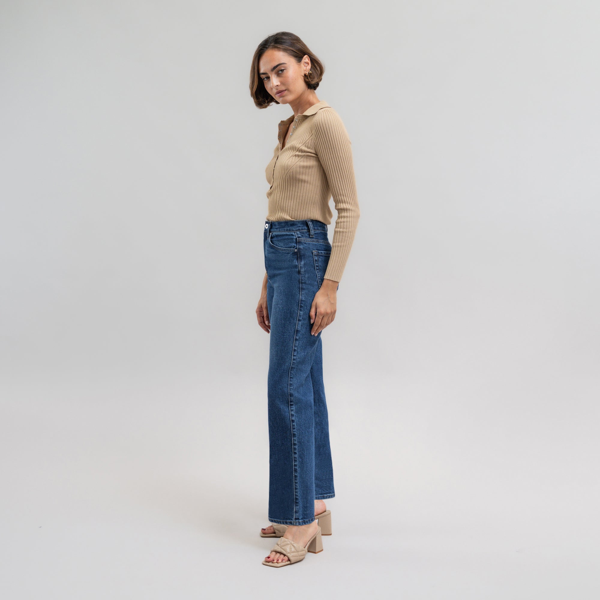 Tags:(5'8"|0-2) True vintage relaxed straight jeans custom sizeless tailored model Moe in Faded Sur