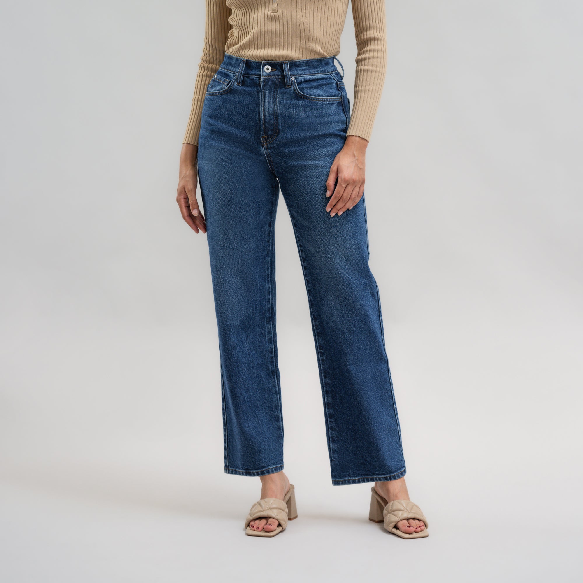Tags:(5'8"|0-2) True vintage relaxed straight jeans custom sizeless tailored model Moe in Faded Sur
