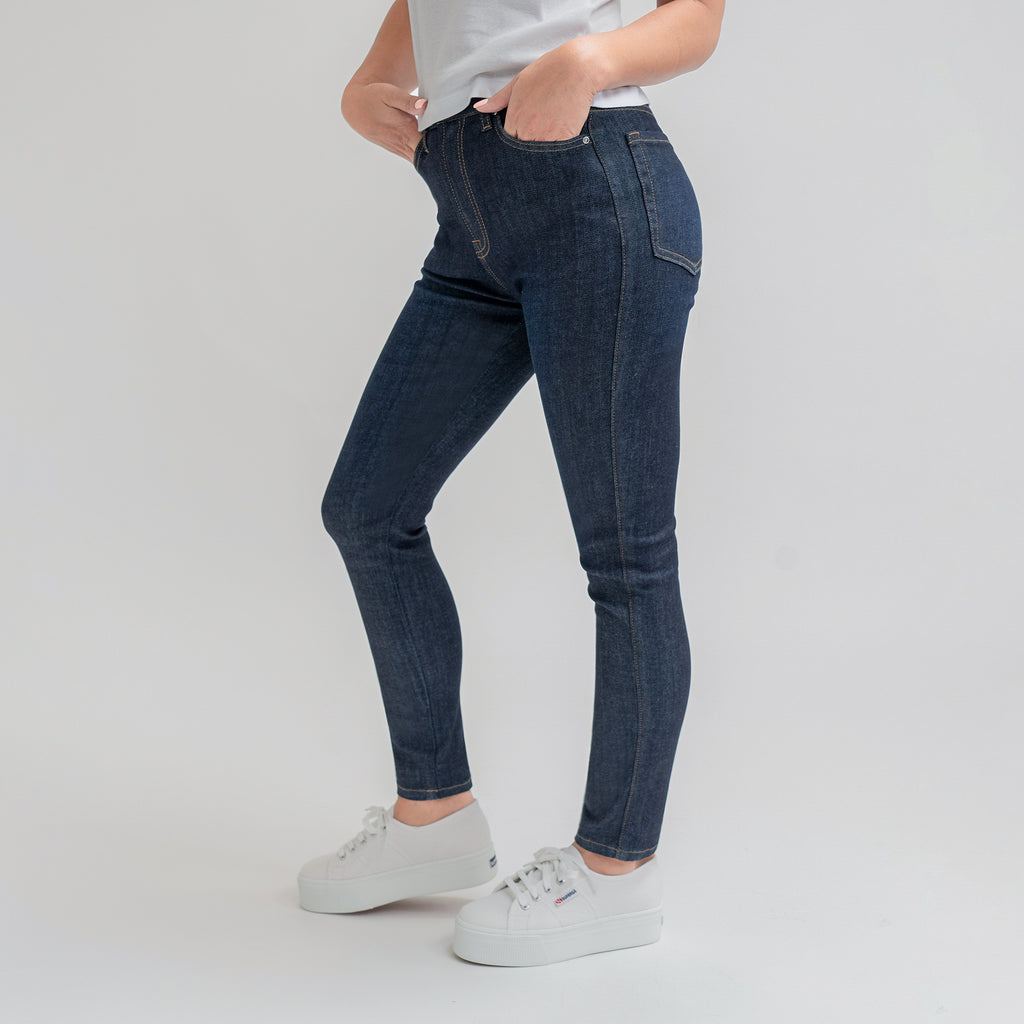 Tags:(5'5"|0-2) Bespoke Custom Jeans Women's Denim For Women High-Waisted model Sophia in Dark Wash