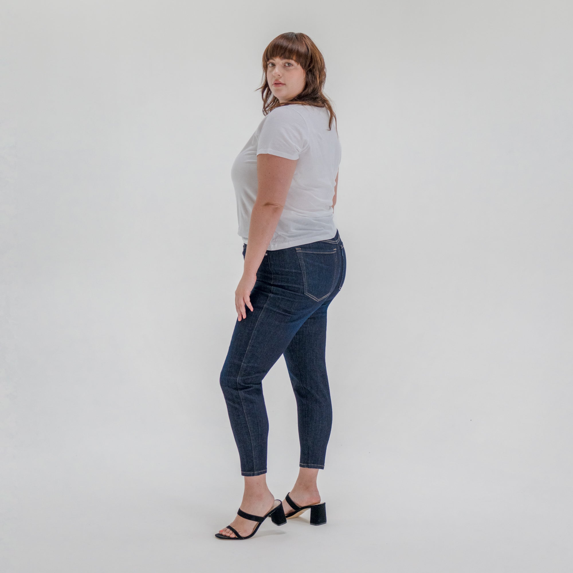 Tags:(5'9"|14-16) Custom Jeans Women's Denim For Women High-Waisted Plus Size model Faye in Dark Wash