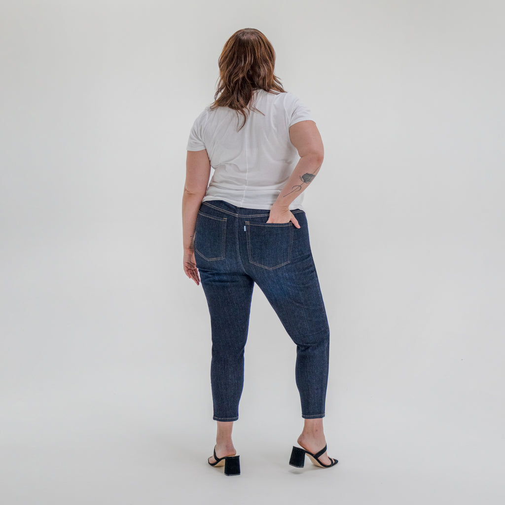 Tags:(5'9"|14-16) Custom Jeans Women's Denim For Women High-Waisted Plus Size model Faye in Dark Wash