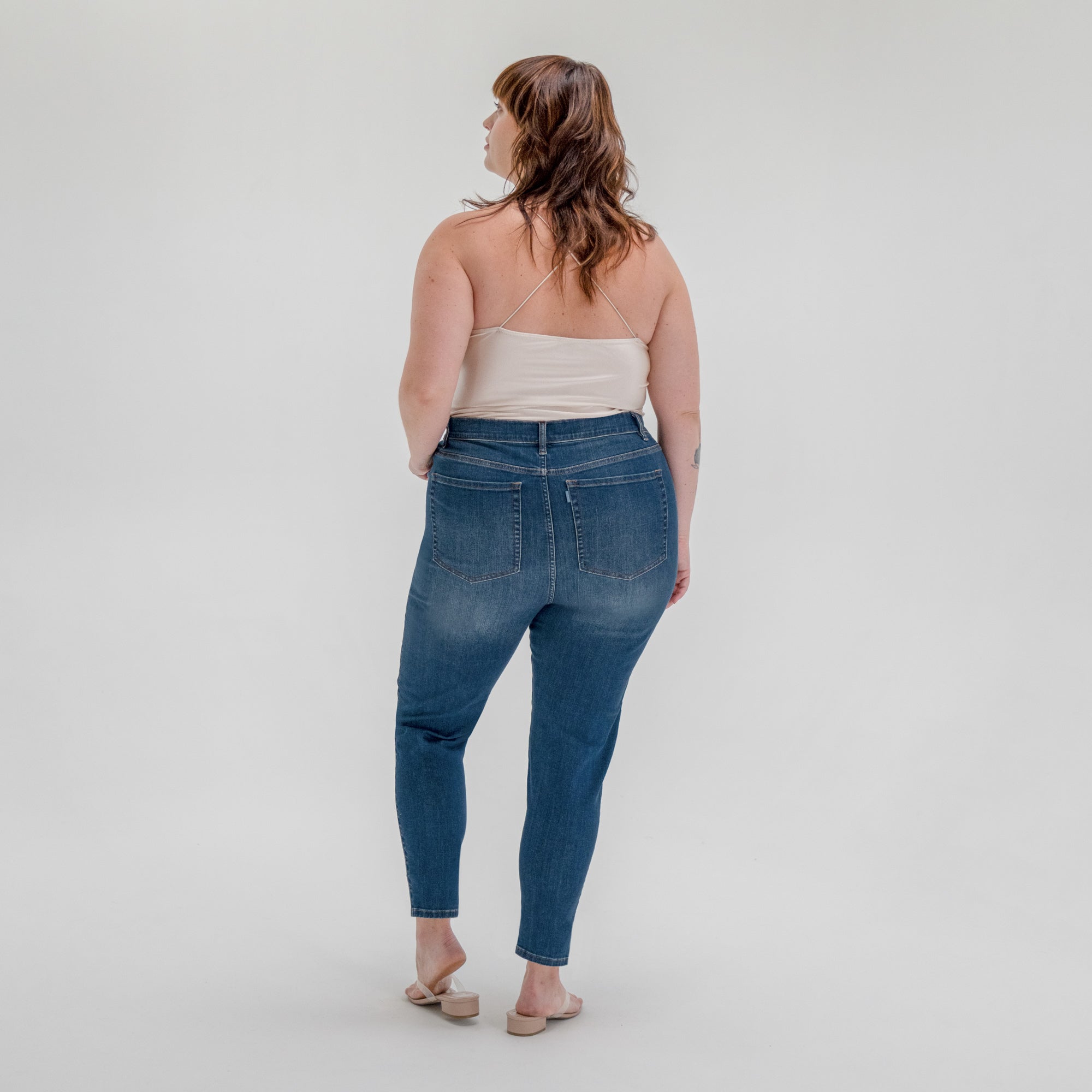 Tags:(5'9"|14-16) Custom Jeans Women's Denim For Women High-Waisted Plus Size model Faye in Sur Blue