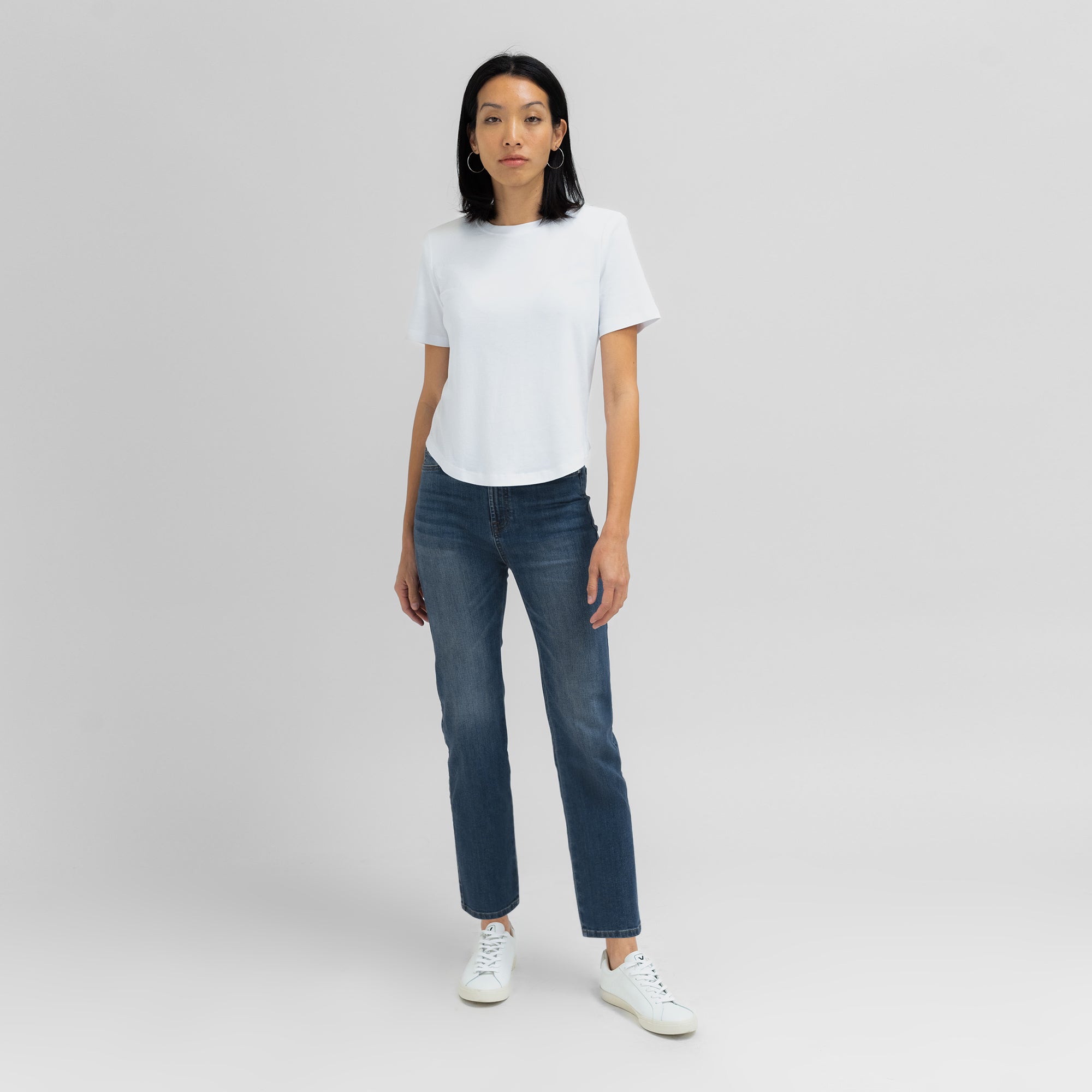  Tags:(5'11"|4-6) straight women's jeans model Piya in Sur Blue