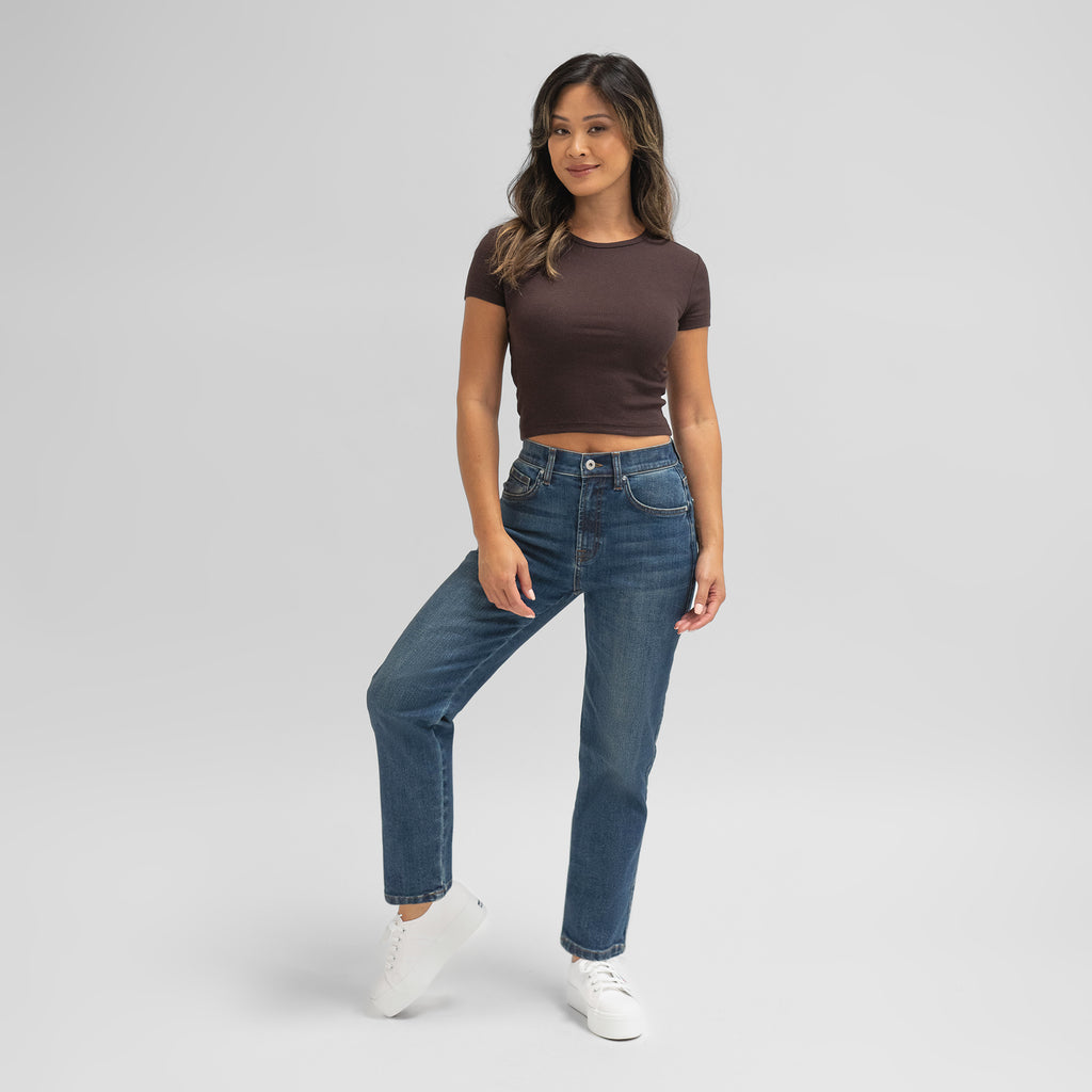 Tags:(5'5"|0-2) straight women's jeans model Sophia in Sur Blue