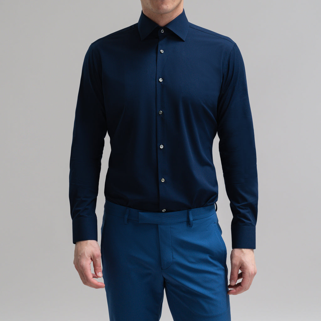 Custom Bespoke Tailored Spread Shirt model Jesse in Navy BreezeTech