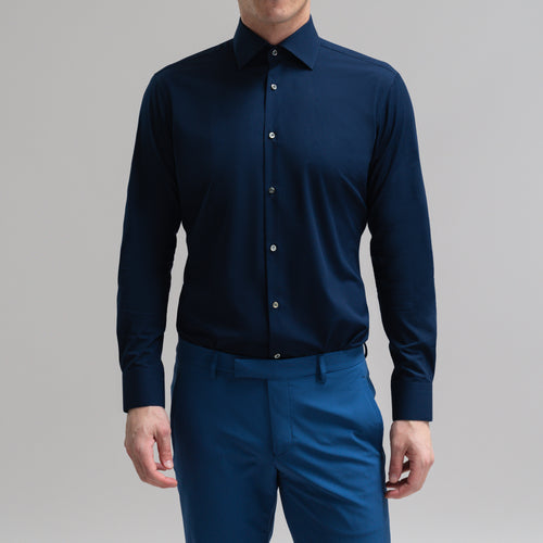 Custom Bespoke Tailored Spread Shirt model Jesse in Navy BreezeTech