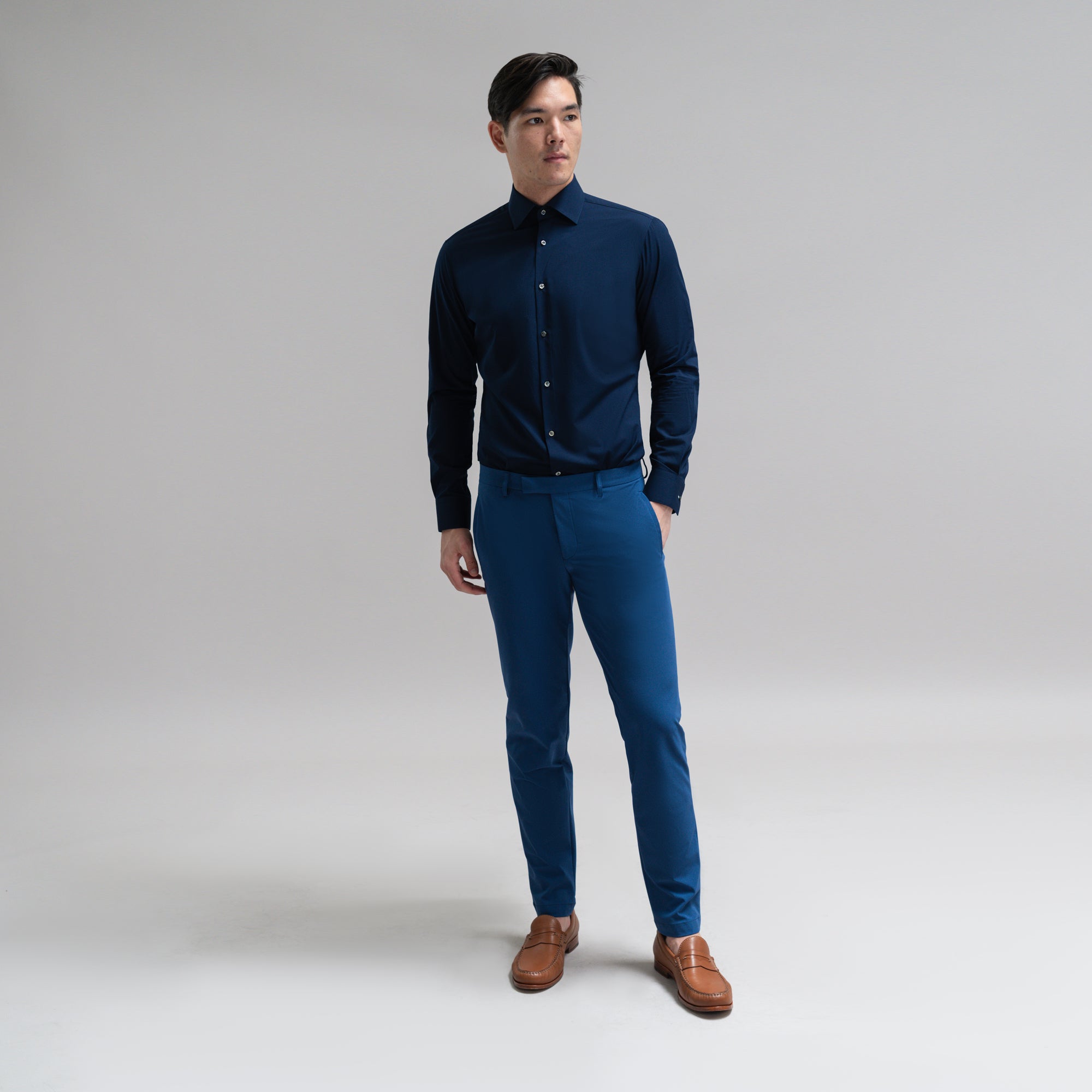 Custom Bespoke Tailored Spread Shirt model Jesse in Navy BreezeTech