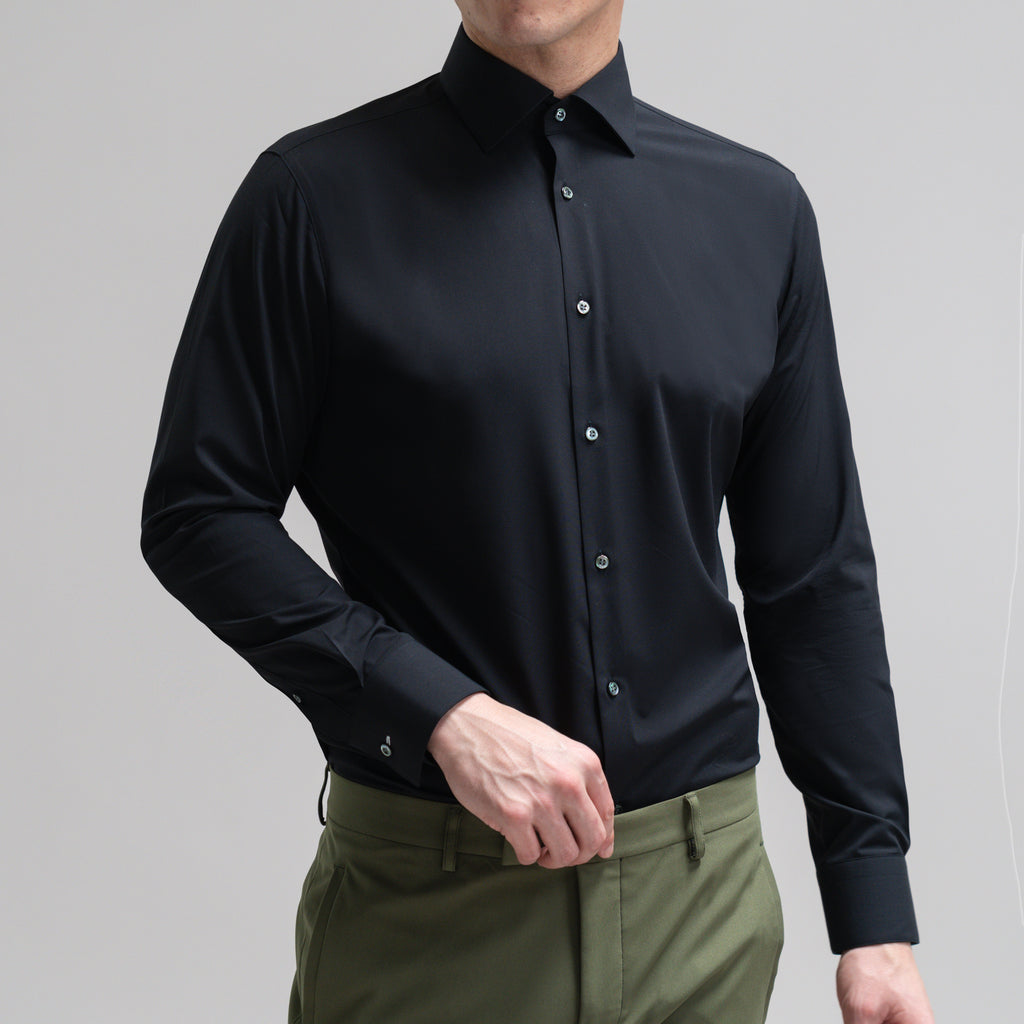 Custom Bespoke Tailored Spread Shirt model Jesse in Black BreezeTech