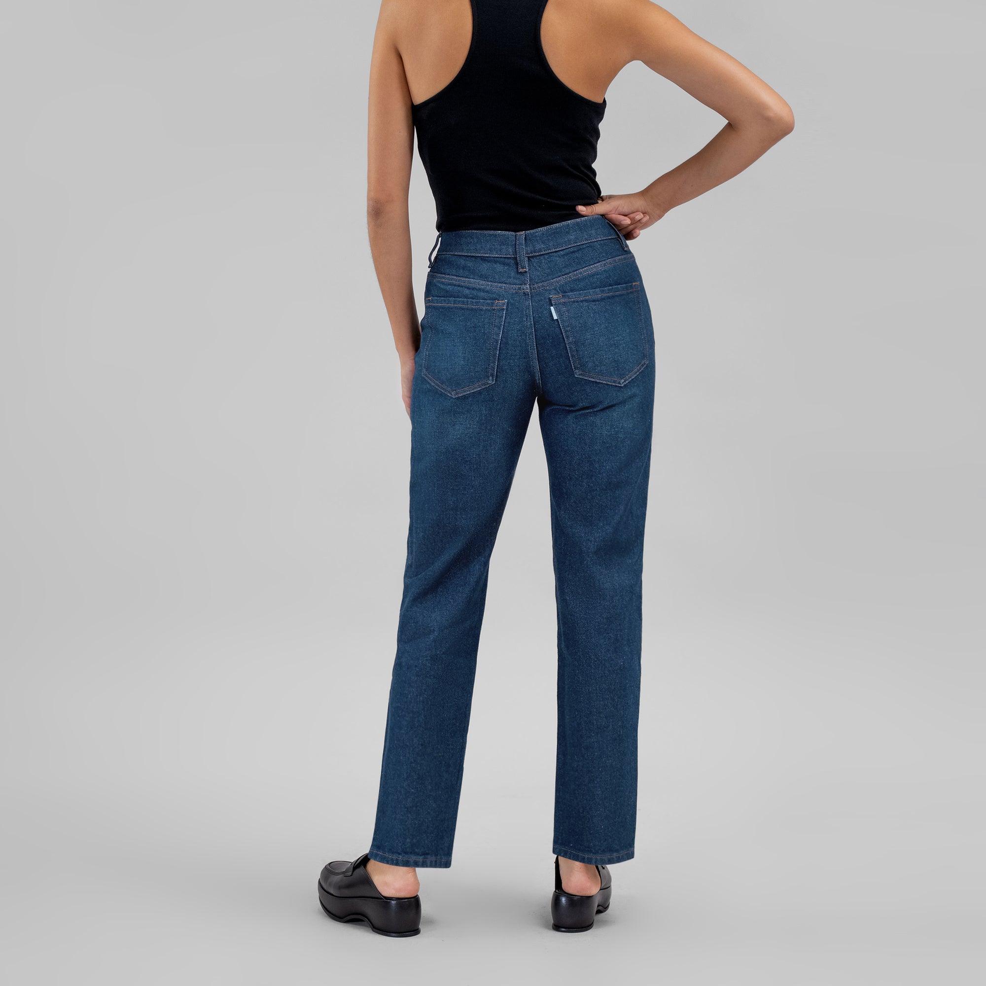  Tags:(5'8"|0-2) True straight jeans custom sizeless tailored model Moe in Faded Sur