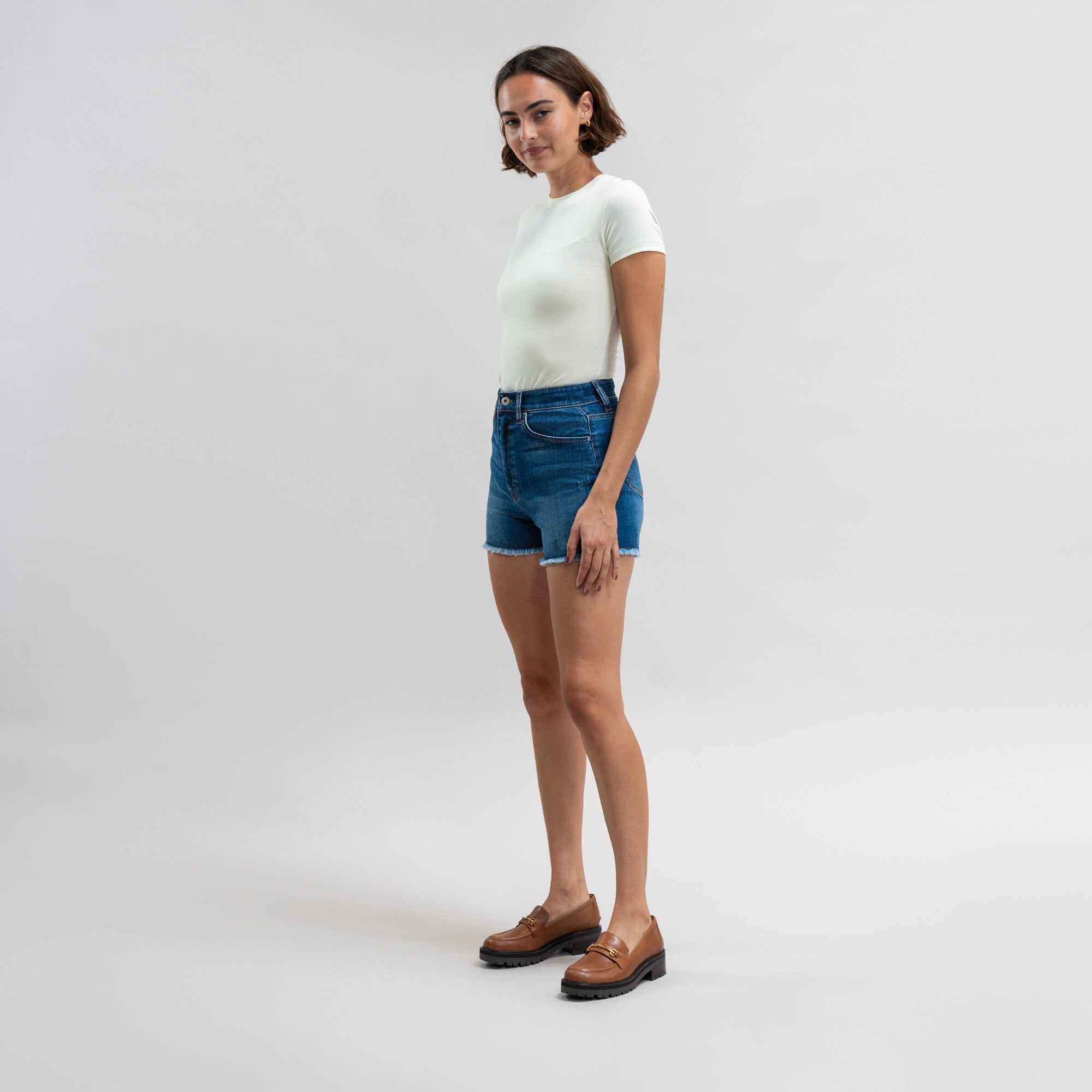 Custom jean denim shorts fit shortie model Moe in Sur Blue