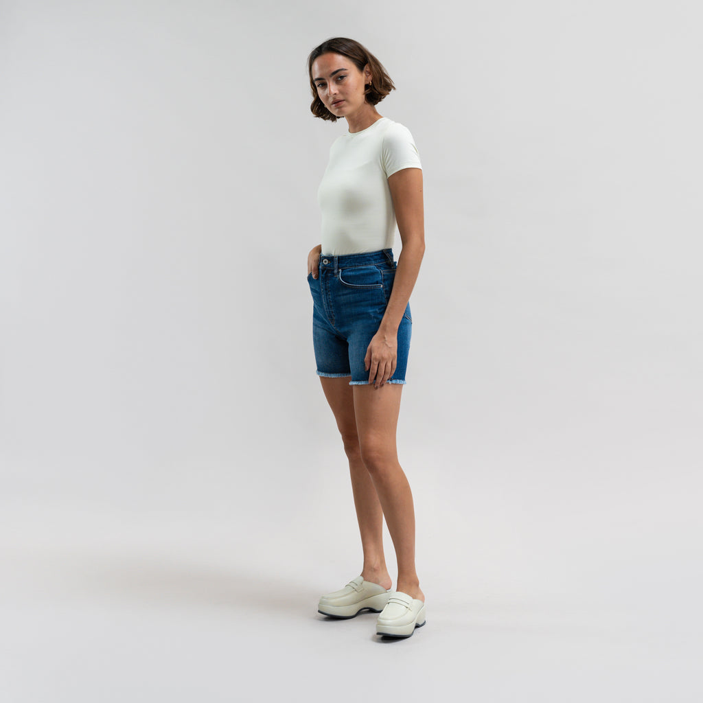 Custom jean denim shorts fit weekender model Moe in Sur Blue