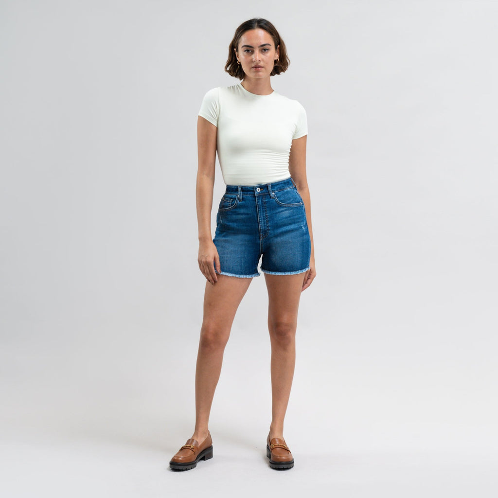 Custom jean denim shorts fit midi model Moe in Sur Blue