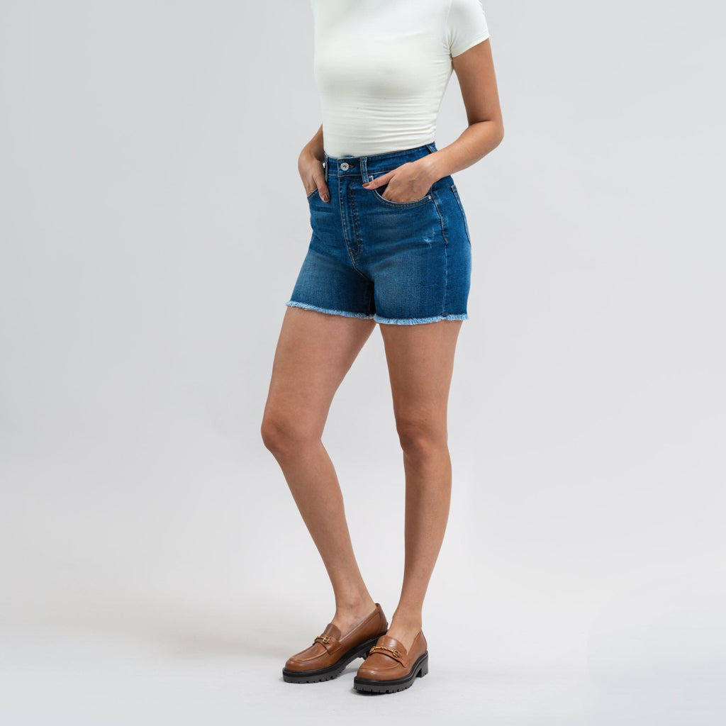 Custom jean denim shorts fit midi model Moe in Sur Blue