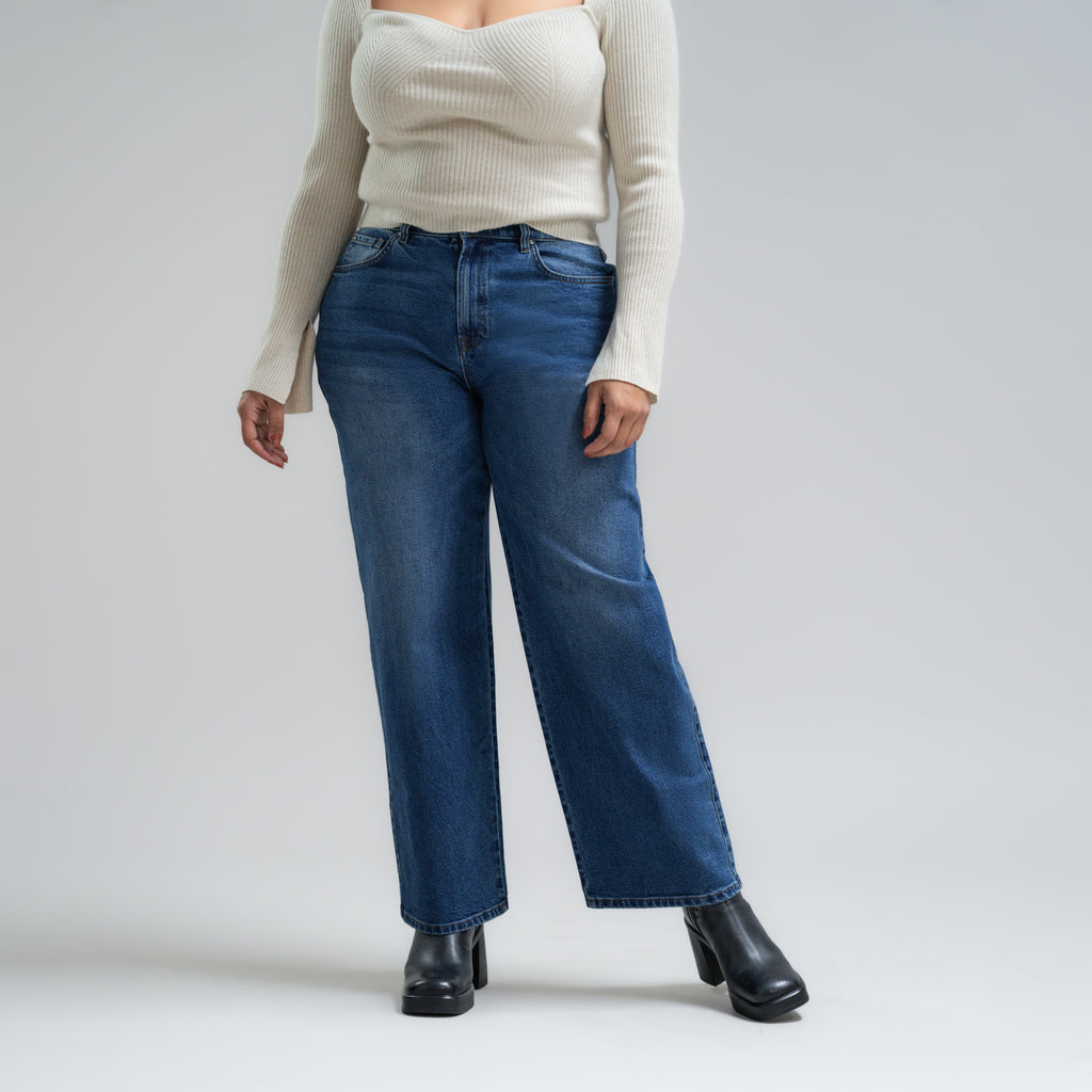 Tags:(5'10"|14-16) True vintage relaxed straight jeans custom sizeless tailored model Drew in Faded Sur
