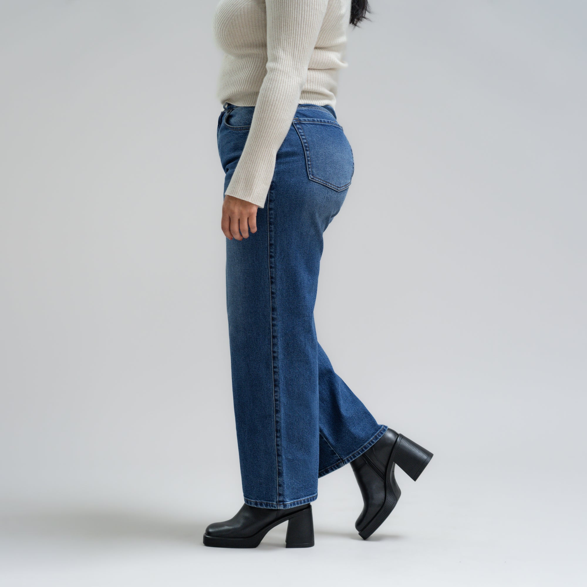 Tags:(5'10"|14-16) True vintage relaxed straight jeans custom sizeless tailored model Drew in Faded Sur