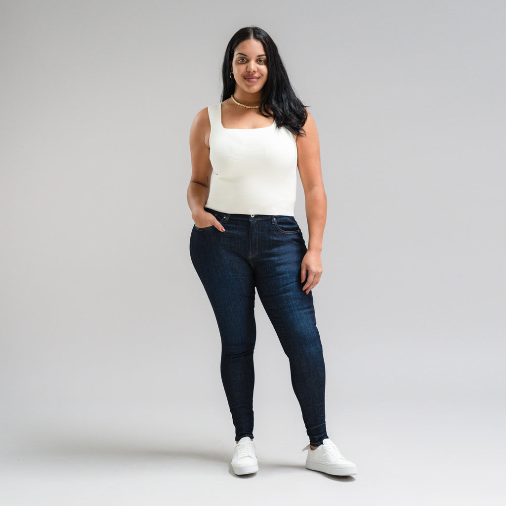 Tags:(5'10"|14-16) Pear Custom Jeans Women's Denim For Women High-Waisted Plus Size Inclusive model Drew in Dark Wash