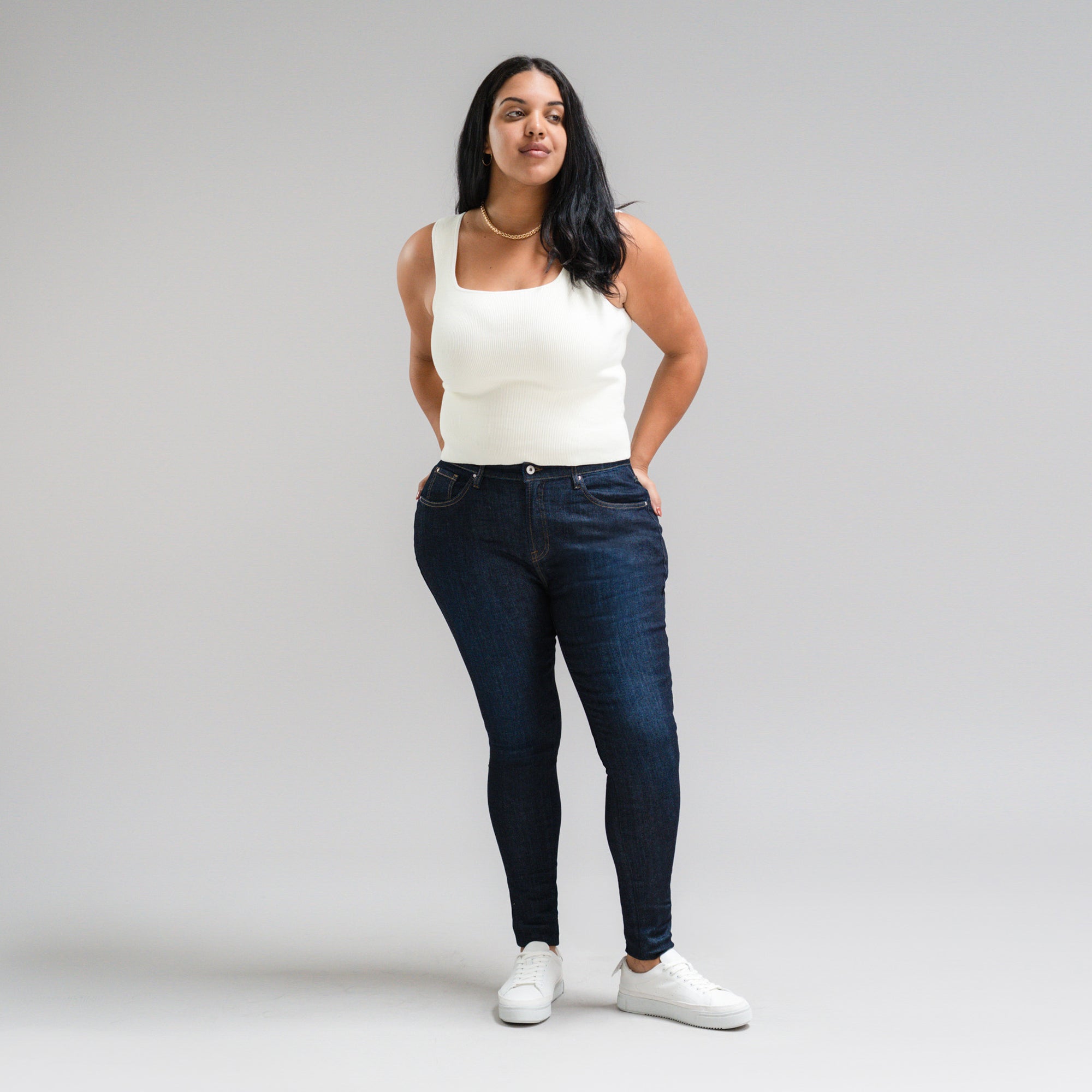 Tags:(5'10"|14-16) Pear Custom Jeans Women's Denim For Women High-Waisted Plus Size Inclusive model Drew in Dark Wash