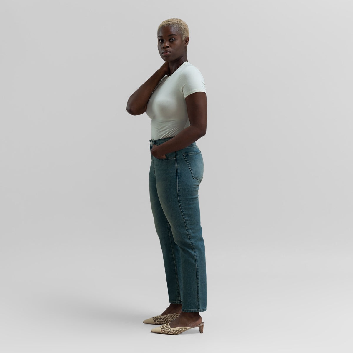 Tags:(5'9"|8-10) True straight jeans custom sizeless tailored model Amara in Indigo Dune