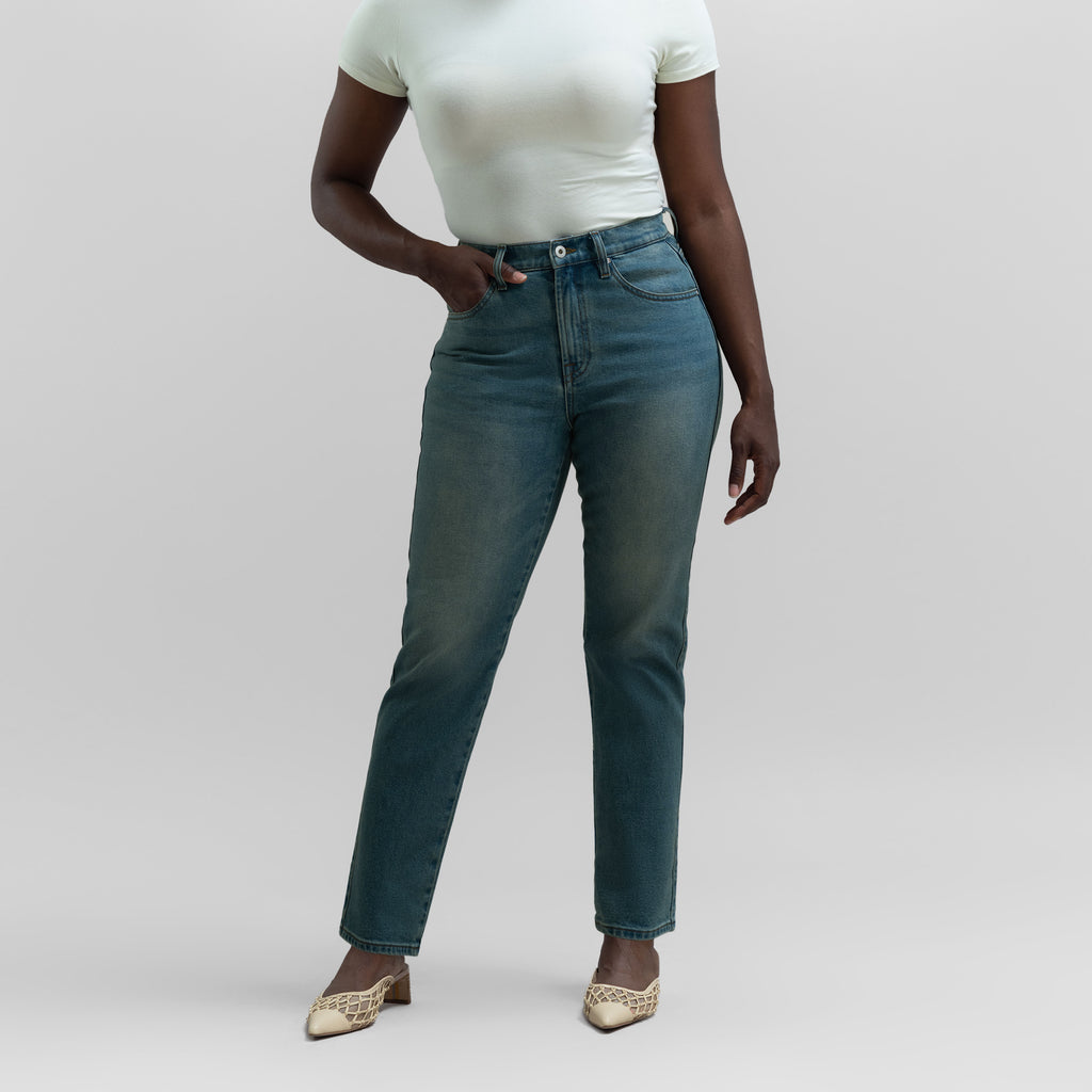Tags:(5'9"|8-10) True straight jeans custom sizeless tailored model Amara in Indigo Dune
