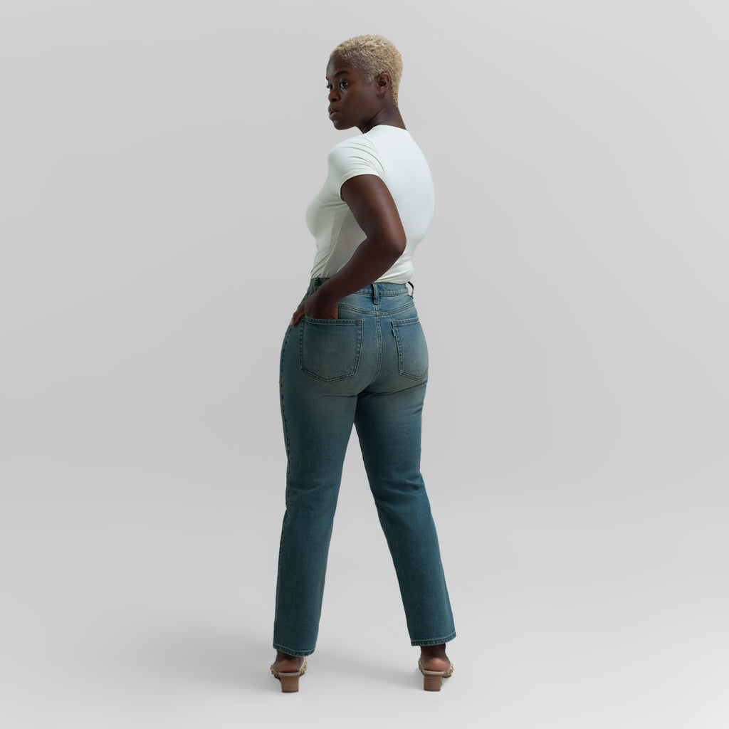 Tags:(5'9"|8-10) True straight jeans custom sizeless tailored model Amara in Indigo Dune