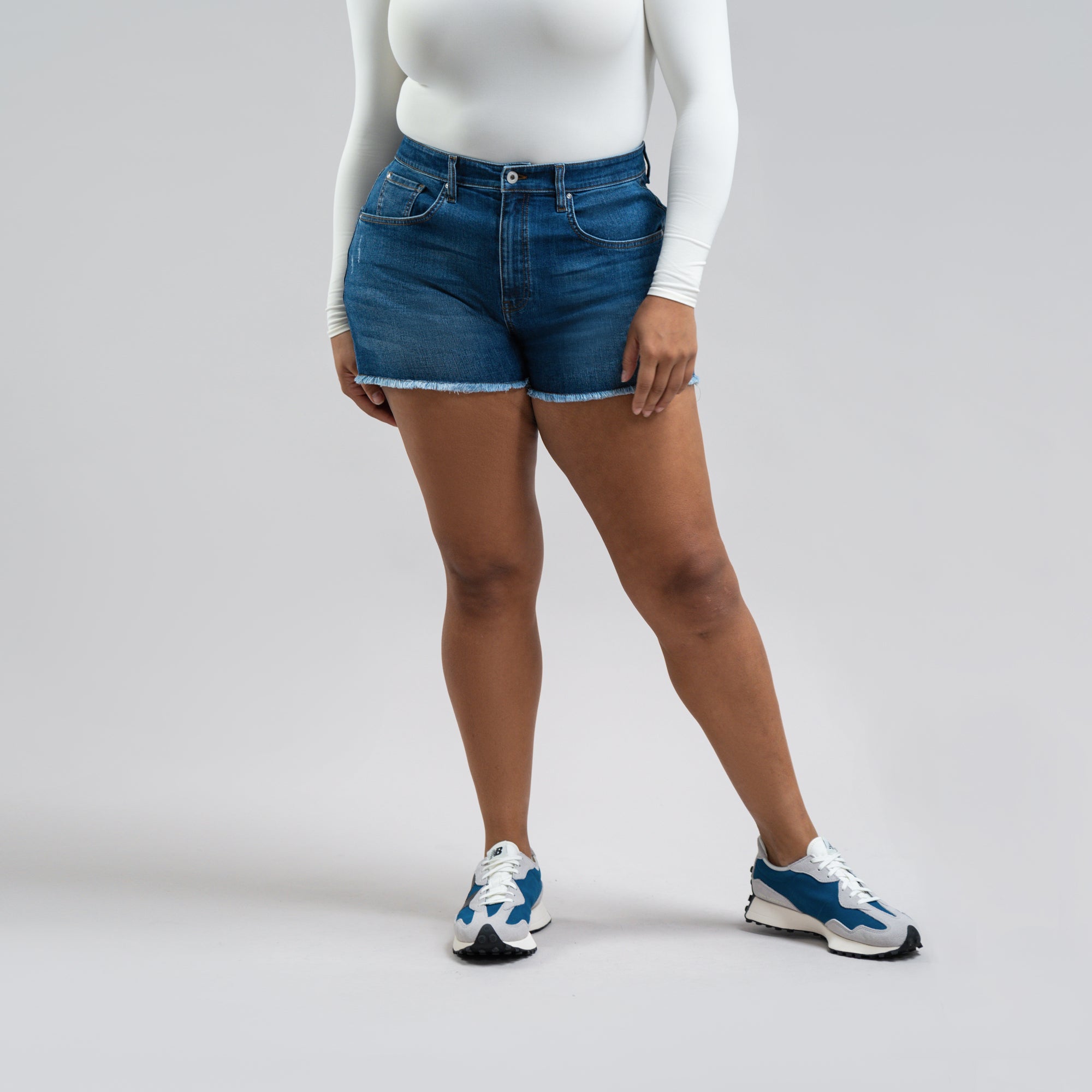 Custom jean denim shorts fit shortie model Drew in Sur Blue