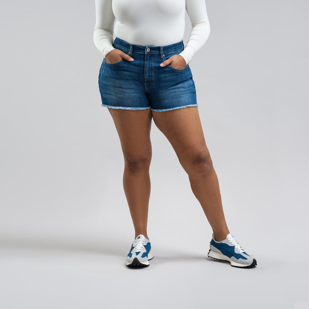 Custom jean denim shorts fit shortie model Drew in Sur Blue