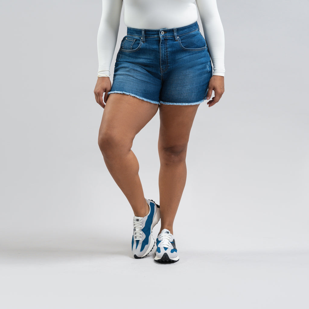 Custom jean denim shorts fit midi model Drew in Sur Blue